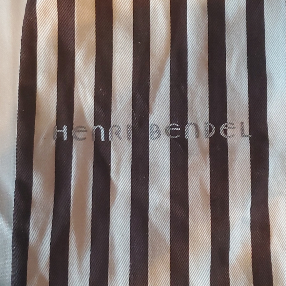 NWT HENRI BENDEL EARRINGS